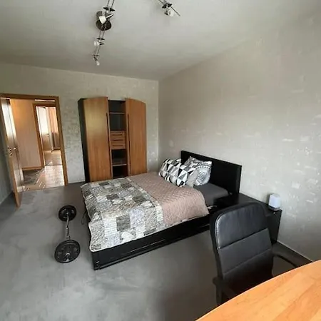 Apartment Ruhige Doppelhaushaelfte Hueckelhoven