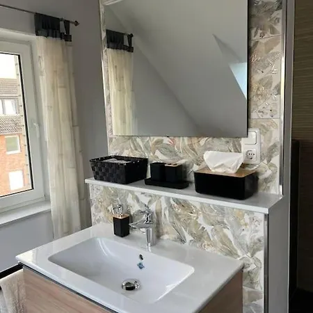 Ruhige Doppelhaushaelfte Apartment Hueckelhoven