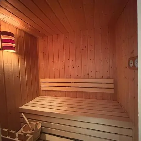 Apartment Ruhige Doppelhaushaelfte *